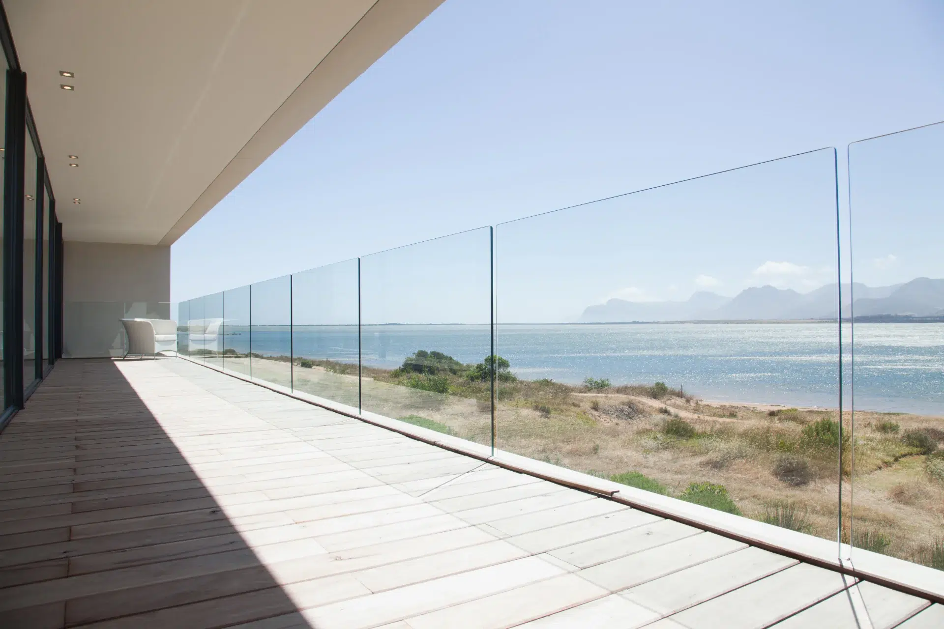 VLX 120 Glass Railing System in Los Angeles, CA | Lightwell Windows & Doors - detail 1